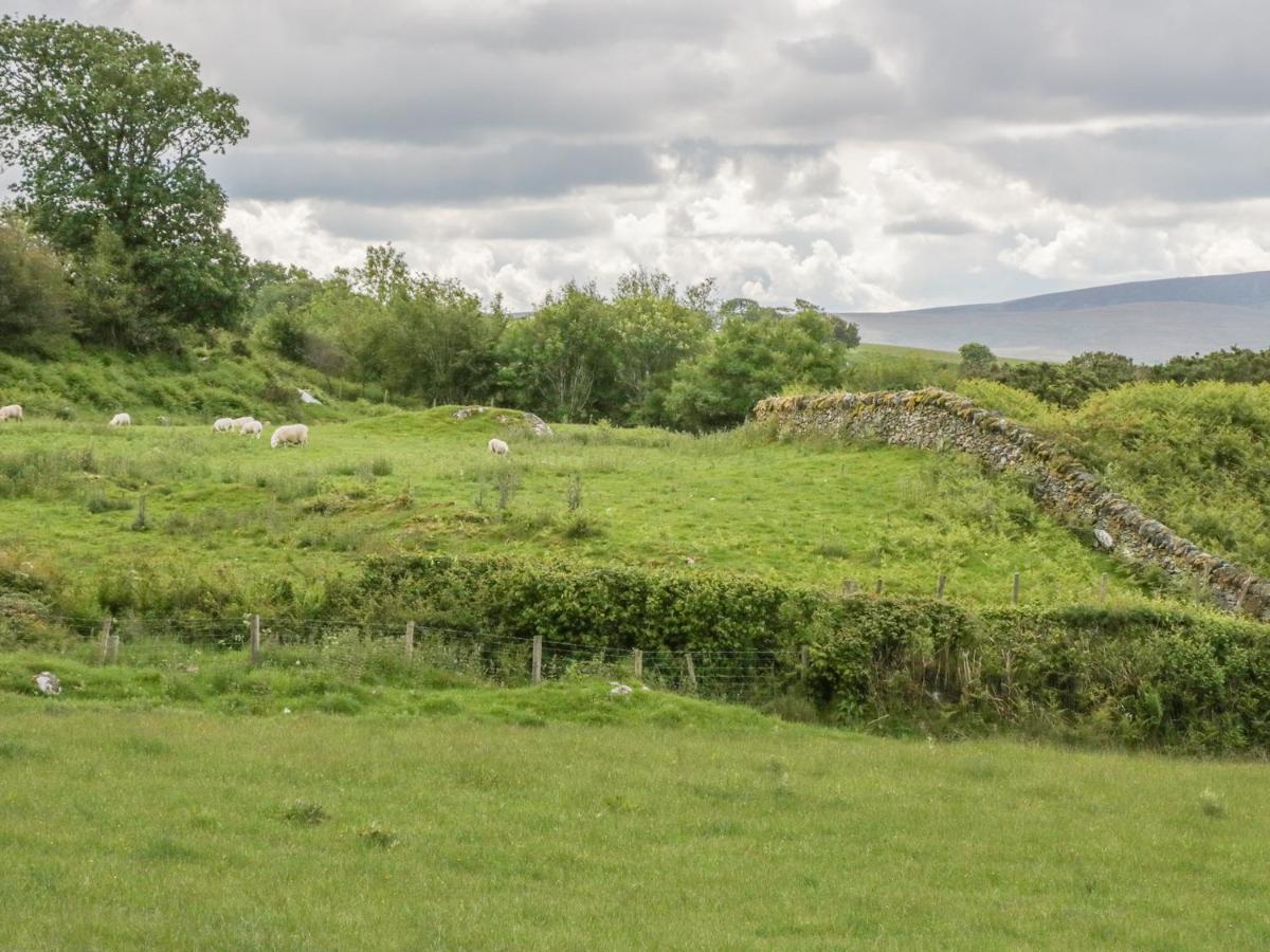 Penrhyddion Ucha Villa Capel Garmon Exterior photo